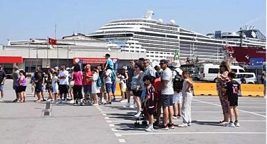 İzmir'in kruvaziyer turizmi karnesi belli oldu! İşte 11 ayda gelen gemi ve turist sayısı