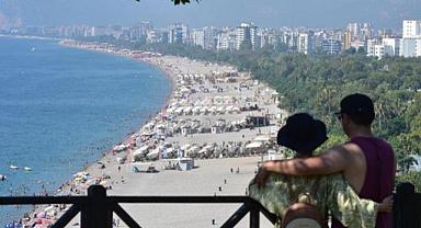 Antalya'da büyük başarı! D-8 Turizm Şehri Ödülü'nü kazanan ilk şehir oldu