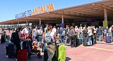 Antalya'nın 2025 turist sayısı hedefi belli oldu!