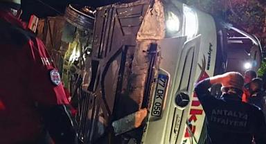 Antalya'da yolcu otobüsü 25 metreden yuvarlandı! 10'u ağır çok sayıda yaralı var
