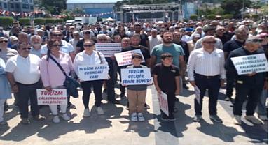 Villa turizmcileri sokağa indi! Çoluk çocuk eylem yaptılar