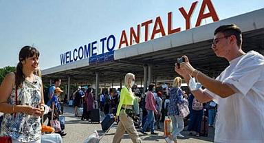 Antalya'ya 2025 yılında kaç turist gelecek? İşte açıklanan rakam