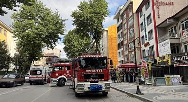 Kütahya Turkuaz Otel altındaki emlakçıda yangın! Dumanlar tüm binayı sardı