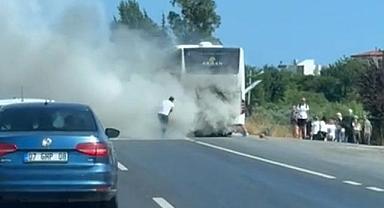 Arhan Turizm'e ait turist dolu tur otobüsü seyir halindeyken alev alev yandı!