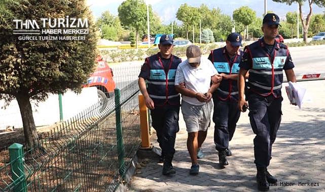 Pamukkale’de rezalet! Kadın turistlerin…