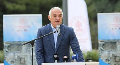 Antalya'ya kaç turist geldi? Bakan Ersoy açıkladı
