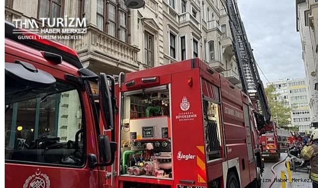 Beyoğlu'nda 6 katlı otelde yangın!
