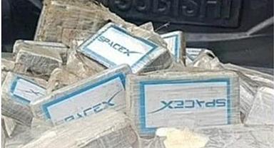 Düşen uçaktaki SpaceX logolu kutulardan uyuşturucu çıktı!