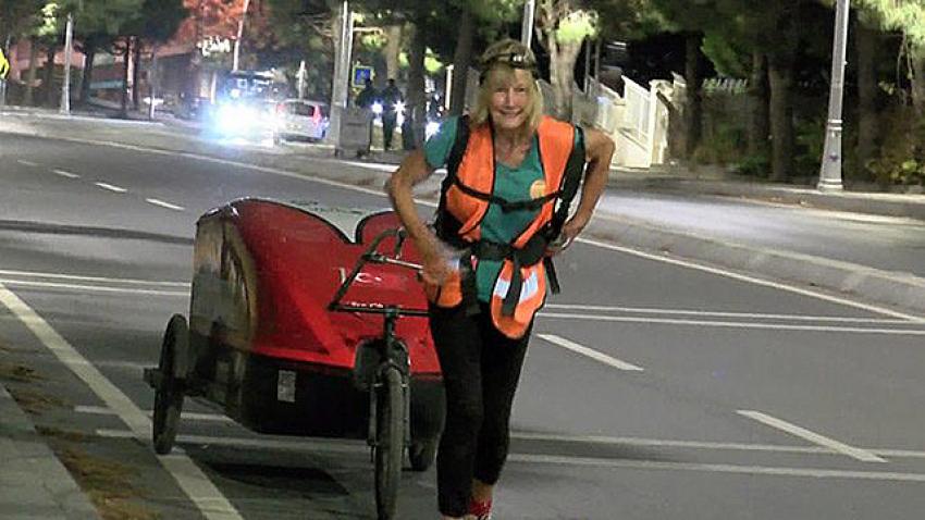 İngiltere'den Nepal'e yürüyen 73'lük gezgin İstanbul'da