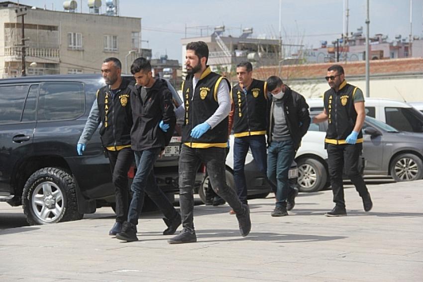 Yer Adana! Resepsiyonisti dövdüler, oteli soydular