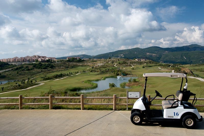 Akılalmaz kaza! Eşlerinin golf arabasıyla çarptığı iki turist nehirde boğularak öldü