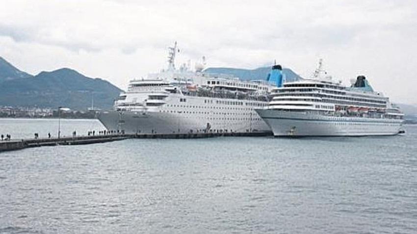 Alanya'ya 2 kruvaziyerle 2 bin turist geldi