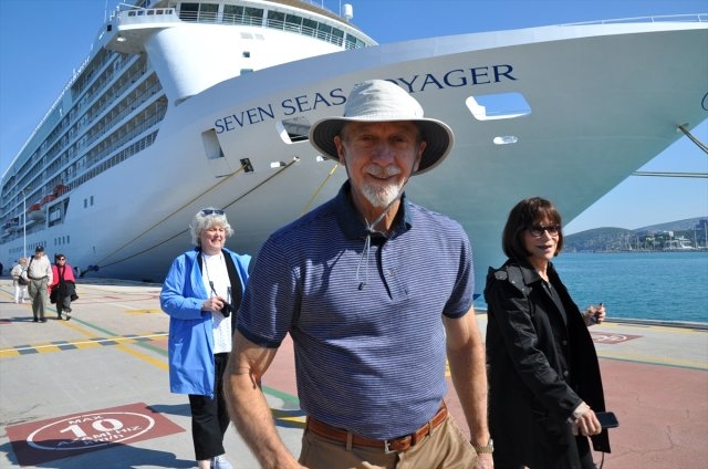Amerikalı milyonerler ultra lüks Seven Seas Voyager ile Kuşadasıʹnda
