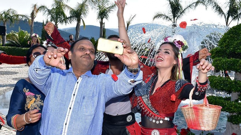 Antalya 11 günde 4 Hint düğününe ev sahipliği yapacak