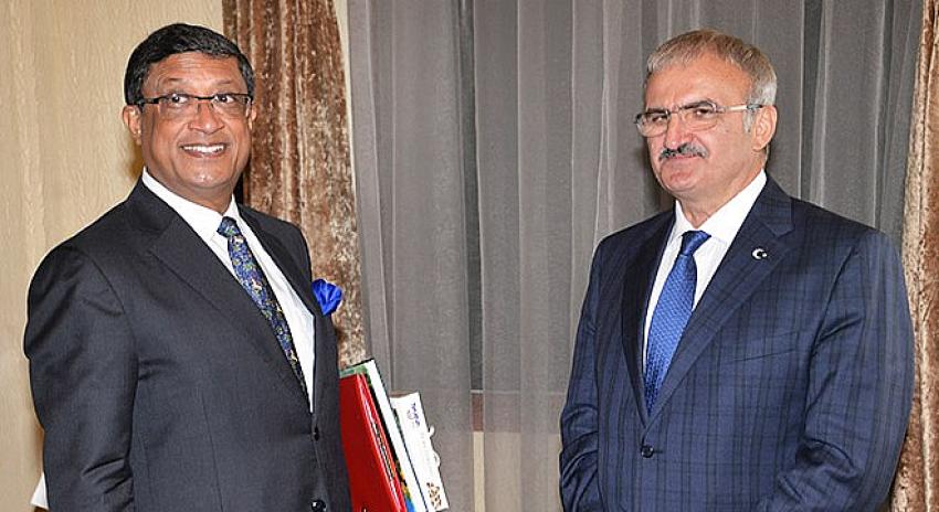 Vali Karaloğlu müjdeyi verdi! Antalya'dan Hindistan'a charter uçuşlar başlayacak