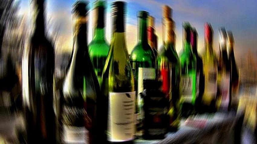 Antalya'daki kaçak içki operasyonunda otelin satınalma müdürü gözaltında!