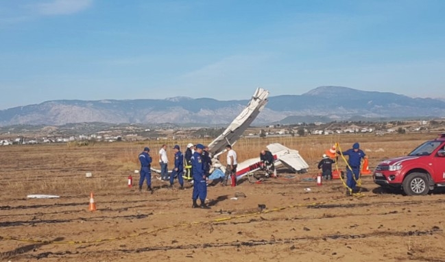 Antalya’da eğitim uçağı düştü! 2 kişi hayatını kaybetti