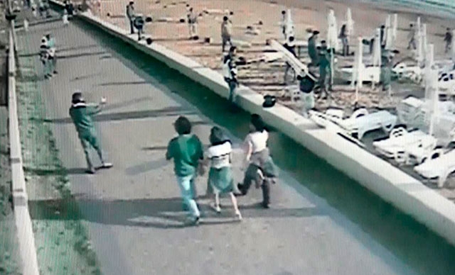 Antalyaʹda iki komşu otelin şenzlong savaşı!