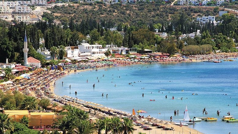 Ardahanʹda kar ve tipi varken Bodrum yazı yaşıyor