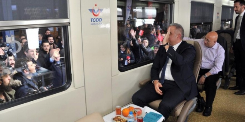 Bakan Ersoy açıkladı: ʹʹHedef tren turizmiʹʹ
