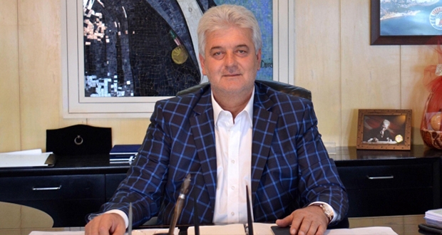 Bakan Ersoy halk plajlarını ihaleye çıkaracağız dedi! Çeşme Belediyesi tüm plajlara talip oldu