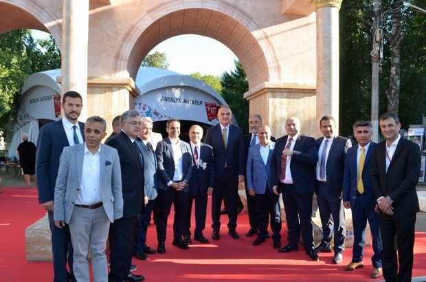 Bakan Ersoy Moskovaʹdaki Türkiye Festivaliʹnde