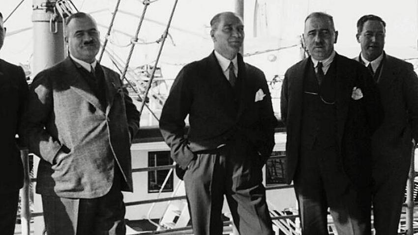 Bakan Ersoy, Atatürk'ün 43 saniyelik yeni görüntüsünü paylaştı