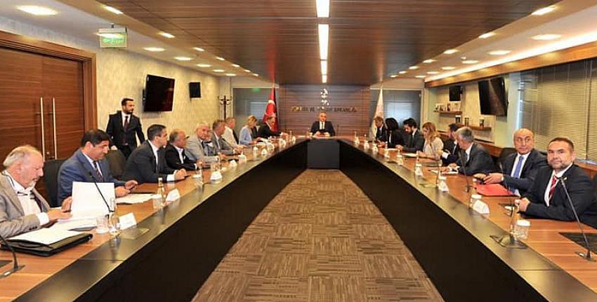 Sektör temsilcileri kanun teklifi ile ilgili düzeltme taleplerini Bakan Ersoy’a iletti