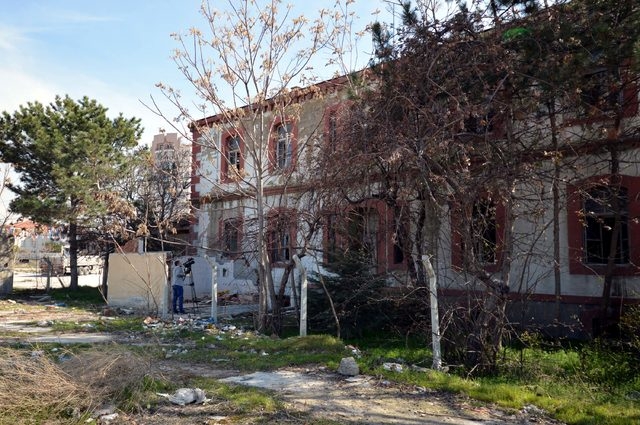 Başkentte Milli Mücadeleʹnin başladığı bina kaderine terk edildi