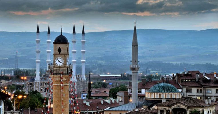 Belediye Başkanı Zeki Gül: ʹʹGizemli kızı bırakın Gizemli Çorumʹu keşfedinʹʹ