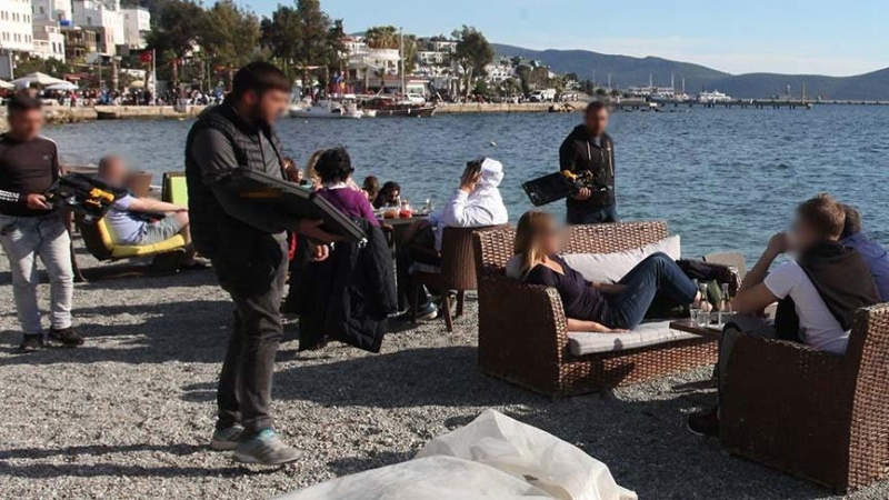Bodrum sahillerini işportacılar istila etti