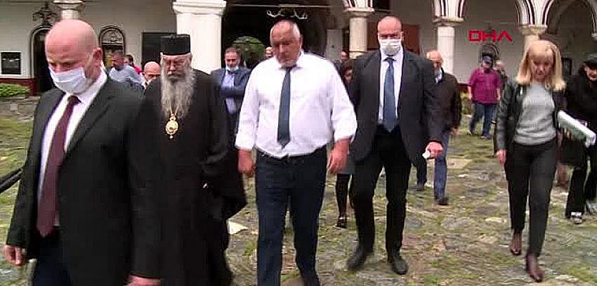 Maske takmayan Başbakan ve heyetine 150'şer Euro para cezası