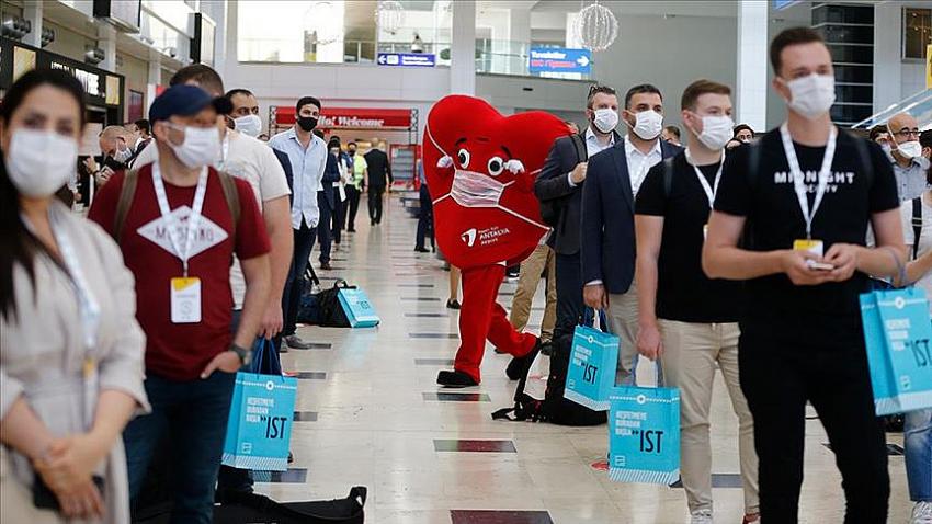 Büyükelçiler ve yabancı gazeteciler güvenli turizm için Antalya'da