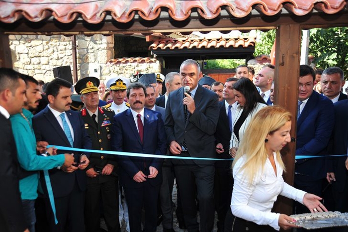 Çanakkaleʹde restore edilen Atatürk Evi Müzesiʹni Bakan Ersoy açtı