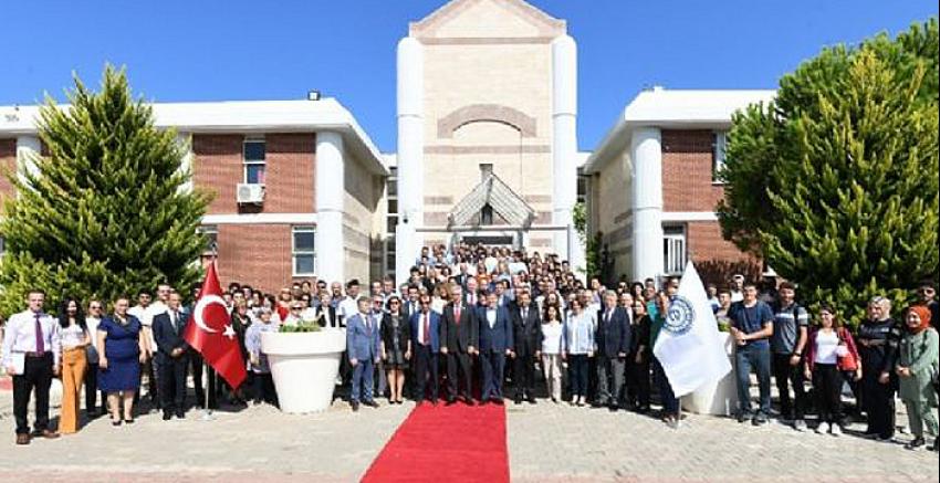 Ege Üniversitesi Çeşme Turizm Fakültesi'nde açılış heyecanı