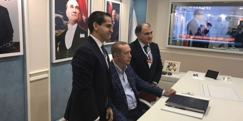 Cumhurbaşkanı Erdoğan, Antalyaʹda turizmcilerle görüştü
