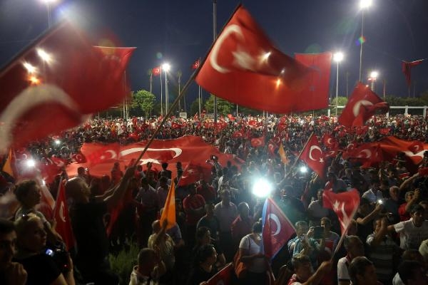 Demokrasi mitingleri sektörü olumlu etkiliyor