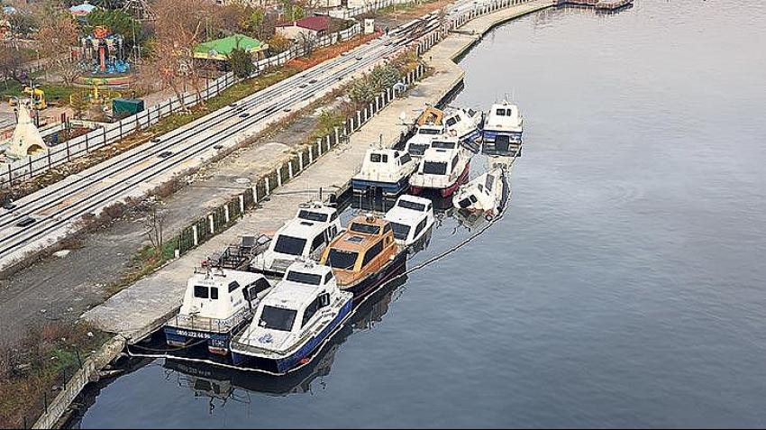 Jet Fadıl'ın batırdığı Deniz Taksi projesinin tekneleri çürümeye terk edildi