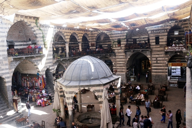 Diyarbakırʹda terör bitti, sektör umutlandı