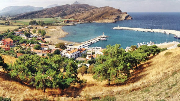 Dünyanın ilk cittaslow adası Gökçeadaʹda kumtaşı ocağı projesi geri çekildi
