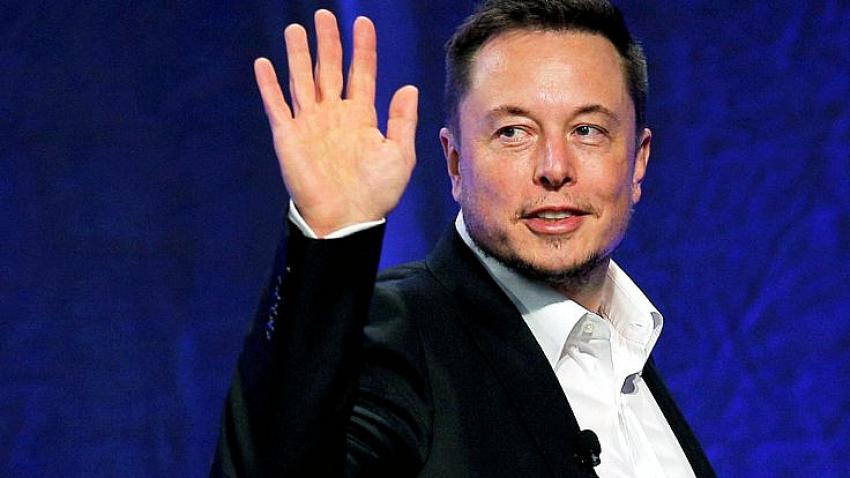 Elon Musk elektrikli uçaklar için tarih verdi