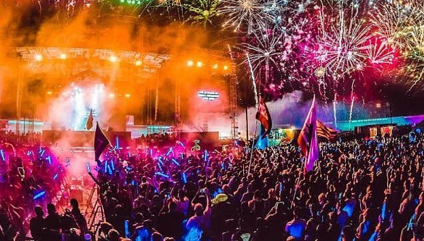 Festivaller sezon sonunda turizme can suyu oluyor