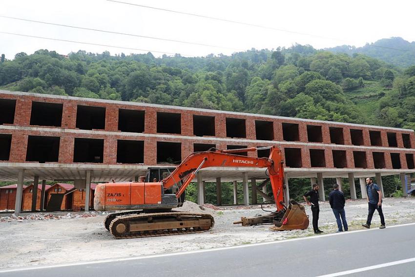 Fırtına Vadisi'ndeki kaçak tesisler yıkılıyor