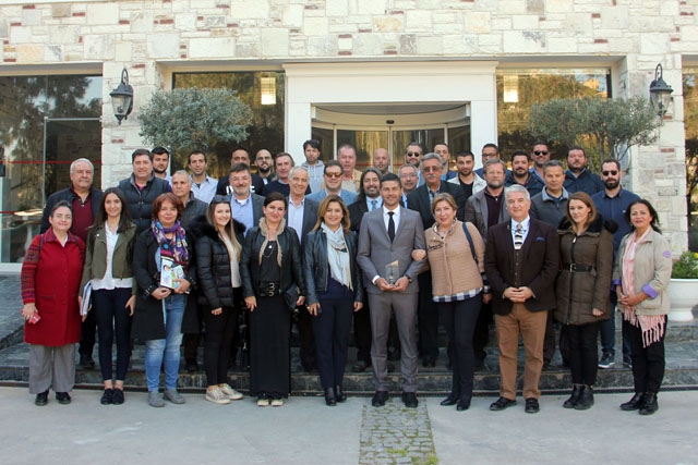 Foça turizmi acil çözümler bekliyor