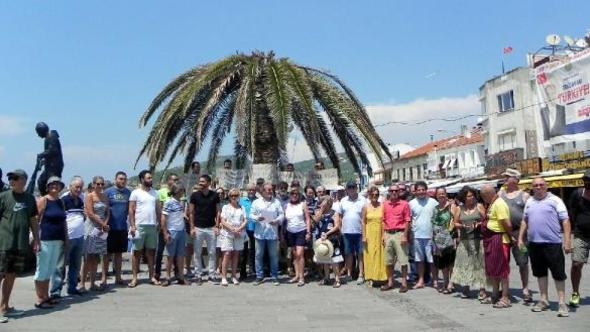 Foçaʹda ʹʹTatil Köyümüzü Geri İstiyoruzʹʹ eylemi