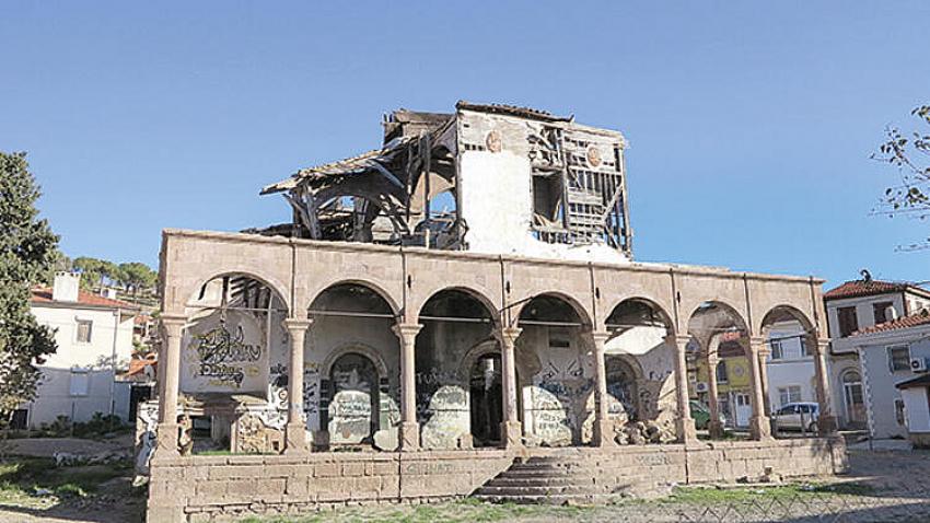 Ayvalık Belediyesi'ne sağlam teslim edildi, 12 yılda harabeye döndü!