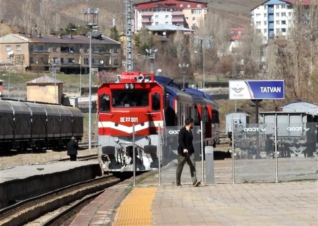 Hasret bitti! Van Gölü Ekspresi 5 yıl aradan sonra Bitlisʹte