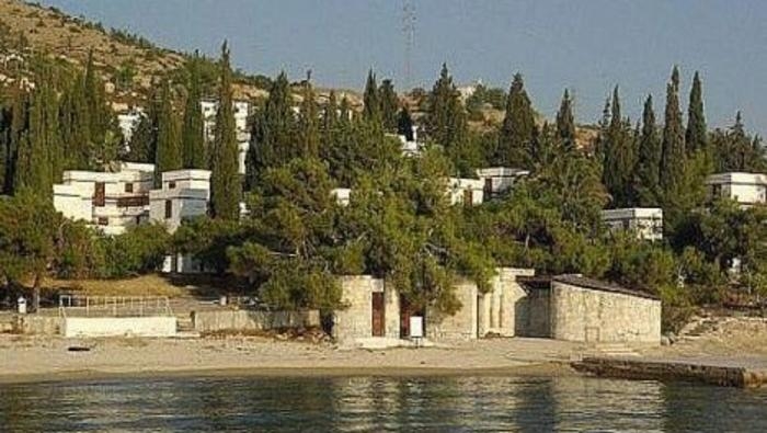 İhaleyle kiralanacak Foça Fransız Tatil Köyü fiyatıyla tartışma yarattı