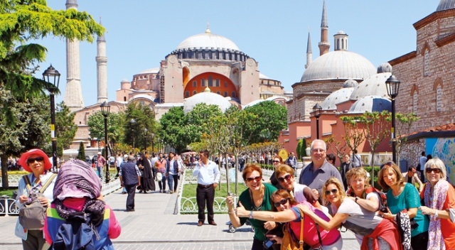 İstanbul Turizm Derneği: ʹʹİstanbulʹa gelen turistten şehir vergisi alınmalıʹʹ