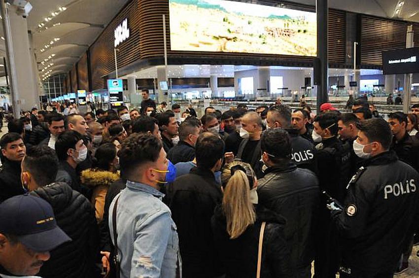 İstanbul Havalimanı'nda bekletilen yabancı yolcular otobüslerle Karabük'e gönderildi